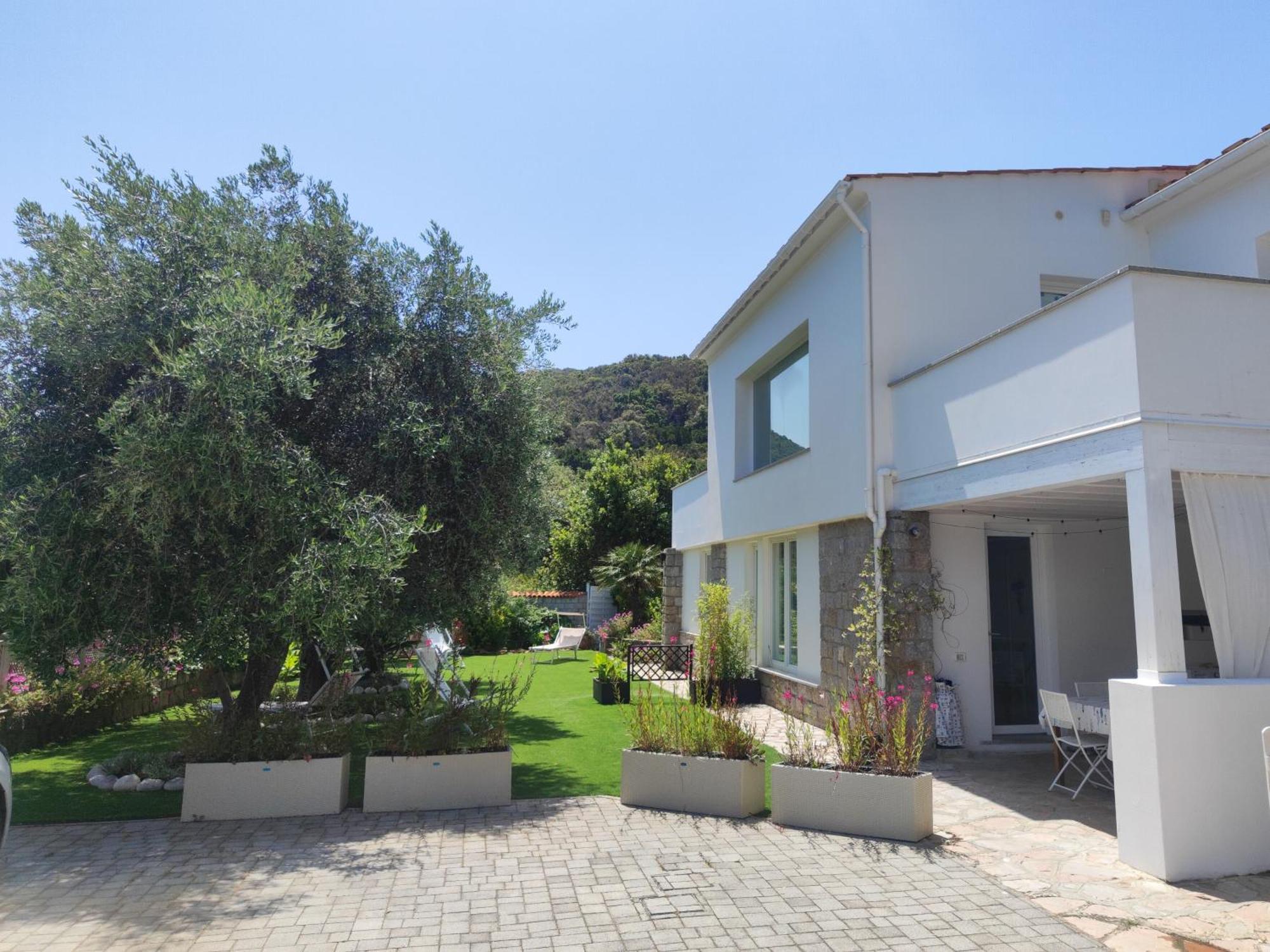 La Villa Procchio  Bagian luar foto